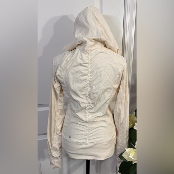 🌼Lululemon Women's Off-White Hooded Stretch Full-Zip Jacket🌼 - Picture 7 of 13
